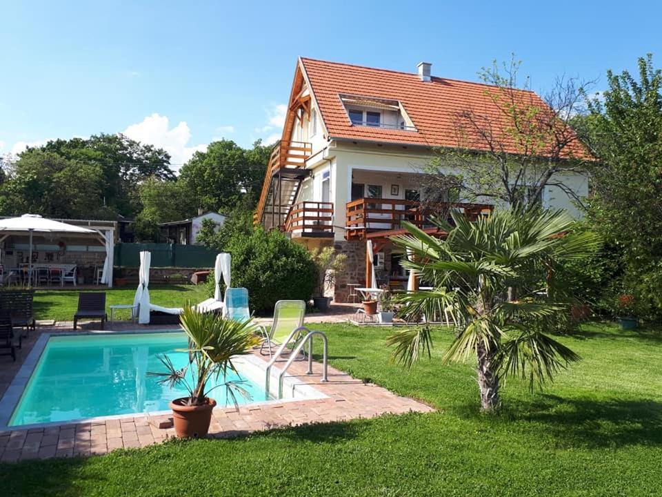 Fueloep Villa Apartmanhaz Balatonszepezd Exteriér fotografie