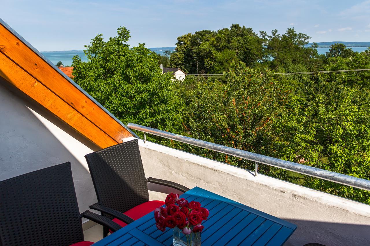 Fueloep Villa Apartmanhaz Balatonszepezd Exteriér fotografie