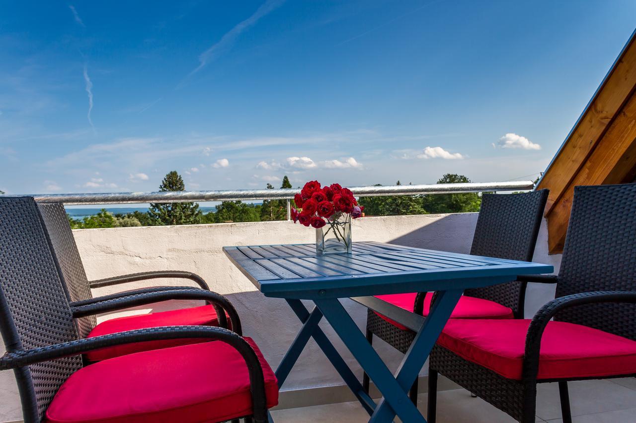 Fueloep Villa Apartmanhaz Balatonszepezd Exteriér fotografie